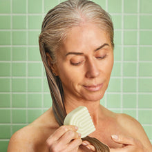 Load image into Gallery viewer, Kitsch Tree Tree & Mint Anti Dandruff Clarifying Conditioner Bar