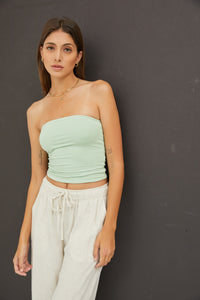 She Looks Kind Basic Bandeau Top