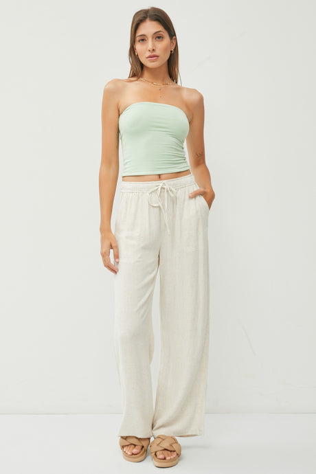 She Looks Kind Basic Bandeau Top