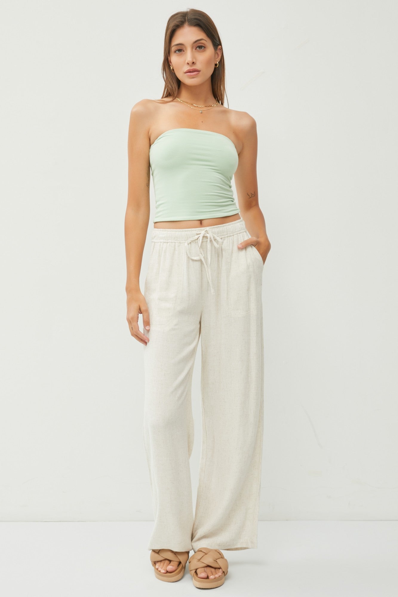 She Looks Kind Basic Bandeau Top