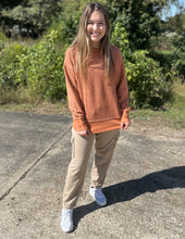 Load image into Gallery viewer, Royce Brand Traveler Melange Cargo Fleece Pants in Sand