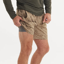Load image into Gallery viewer, Southern Marsh Men's Billfish Lined Performance Shorts in Brown