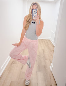 Getting My Story Straight Fleece Sweatpants in Pink Camo