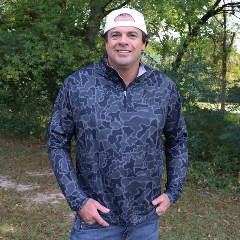 Southern Limit 1/4 Zip Pullover in Black Camo