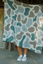 Load image into Gallery viewer, Camo Throw Blanket